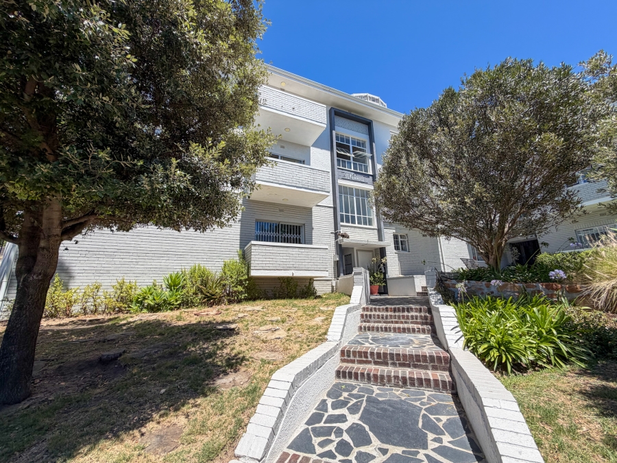 1 Bedroom Property for Sale in Vredehoek Western Cape